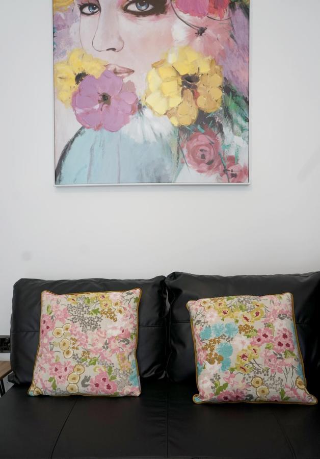 Luxury London Garden Home Sleep 7, 2 Mins To Metro Екстер'єр фото