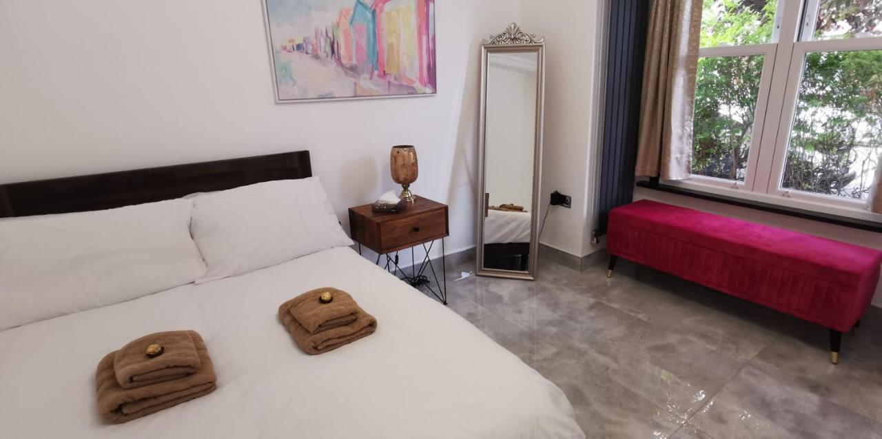 Luxury London Garden Home Sleep 7, 2 Mins To Metro Екстер'єр фото