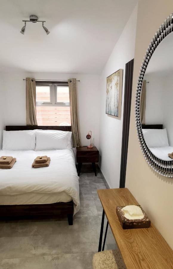 Luxury London Garden Home Sleep 7, 2 Mins To Metro Екстер'єр фото
