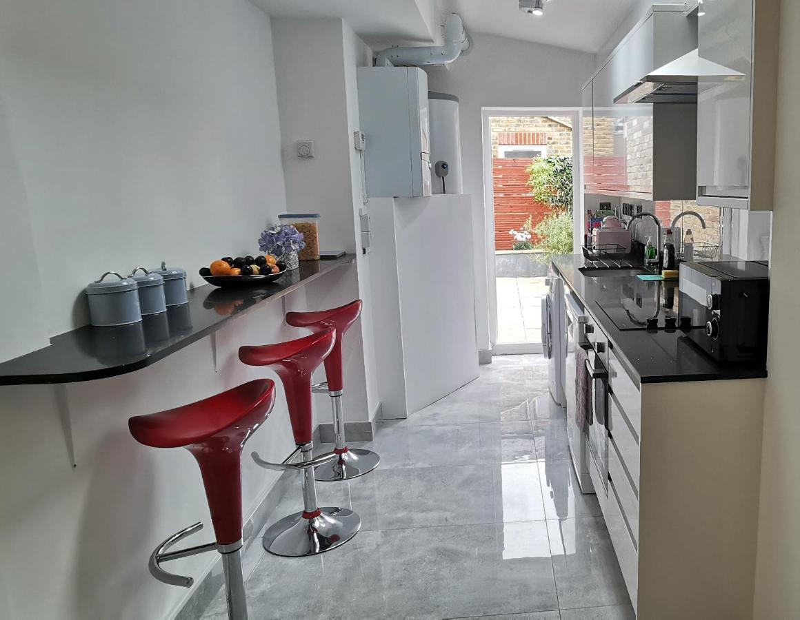 Luxury London Garden Home Sleep 7, 2 Mins To Metro Екстер'єр фото